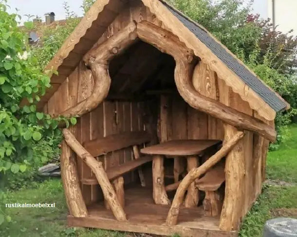 Es handelt sich hier um Pavillon - Baumstammpavillon Mittel für den Garten.