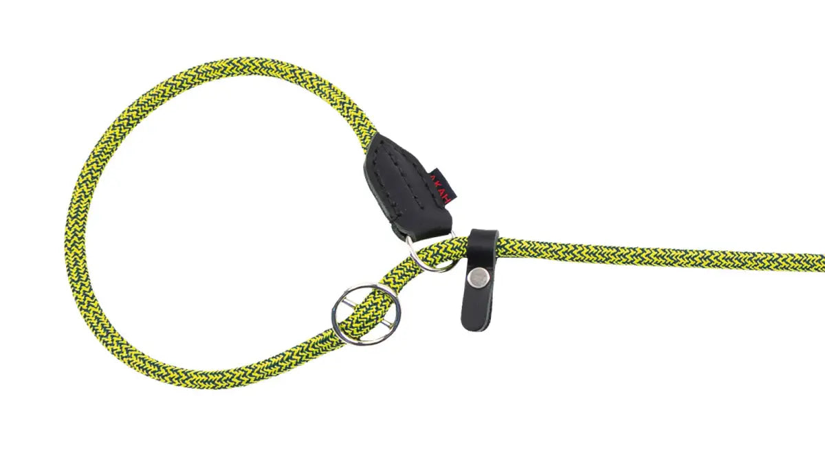 Es handelt sich hier um AKAH Moxon-Umhängeleine Stahlblau-Neongelb für die Jagd.