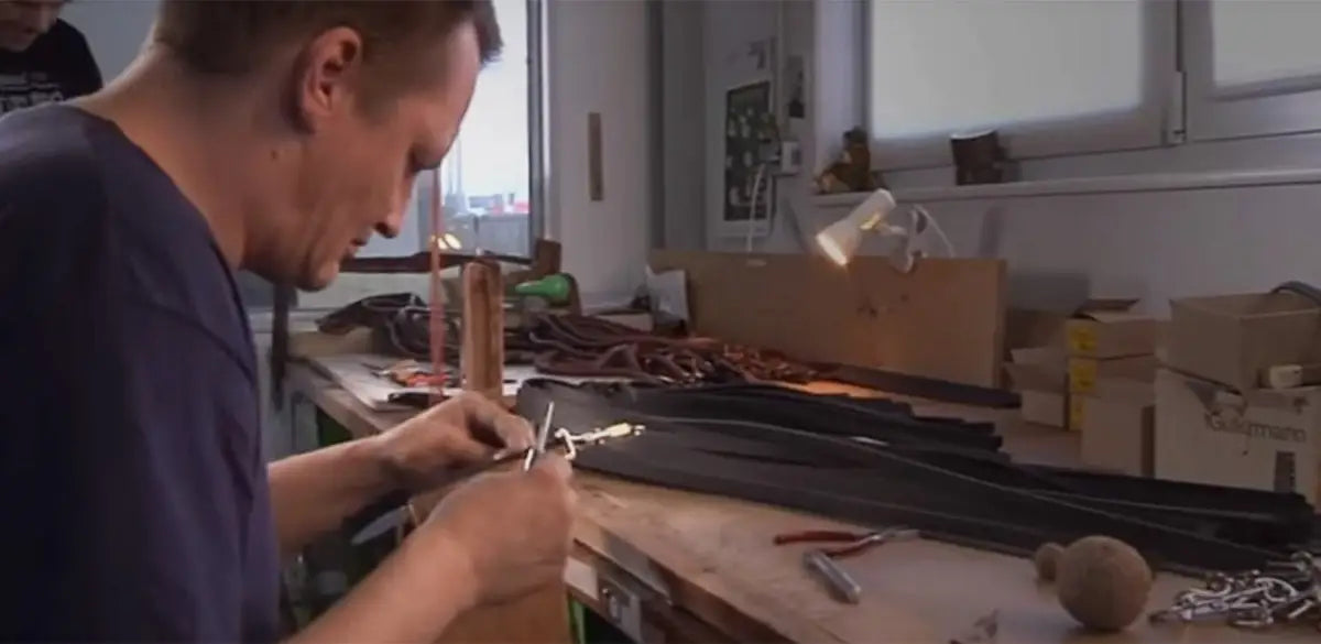 AKAH Schweißleine aus Fahlleder handgenäht Schweißarbeit