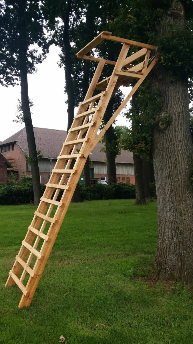 Ansitzleiter / Drückjagdleiter groß, ohne Dach, Höhe 4,06 m für die Jagd.