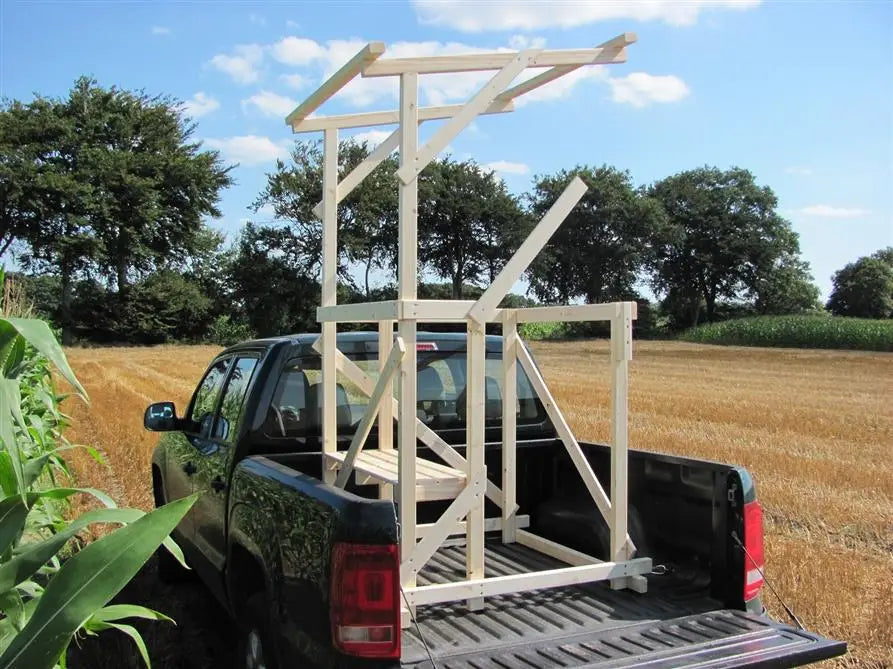 Es handelt sich hier um Ansitzschirm mit Dach für Pickup, Jagdbock für die Jagd.