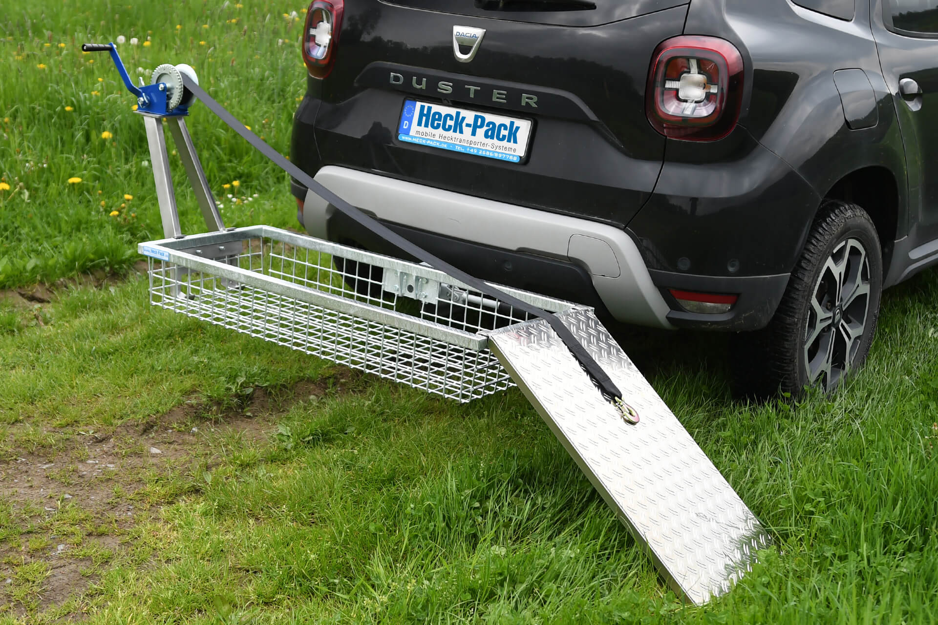 Aufsteckbare Halterung aus Edelstahl inkl. Handseilwinde für die Jagd.