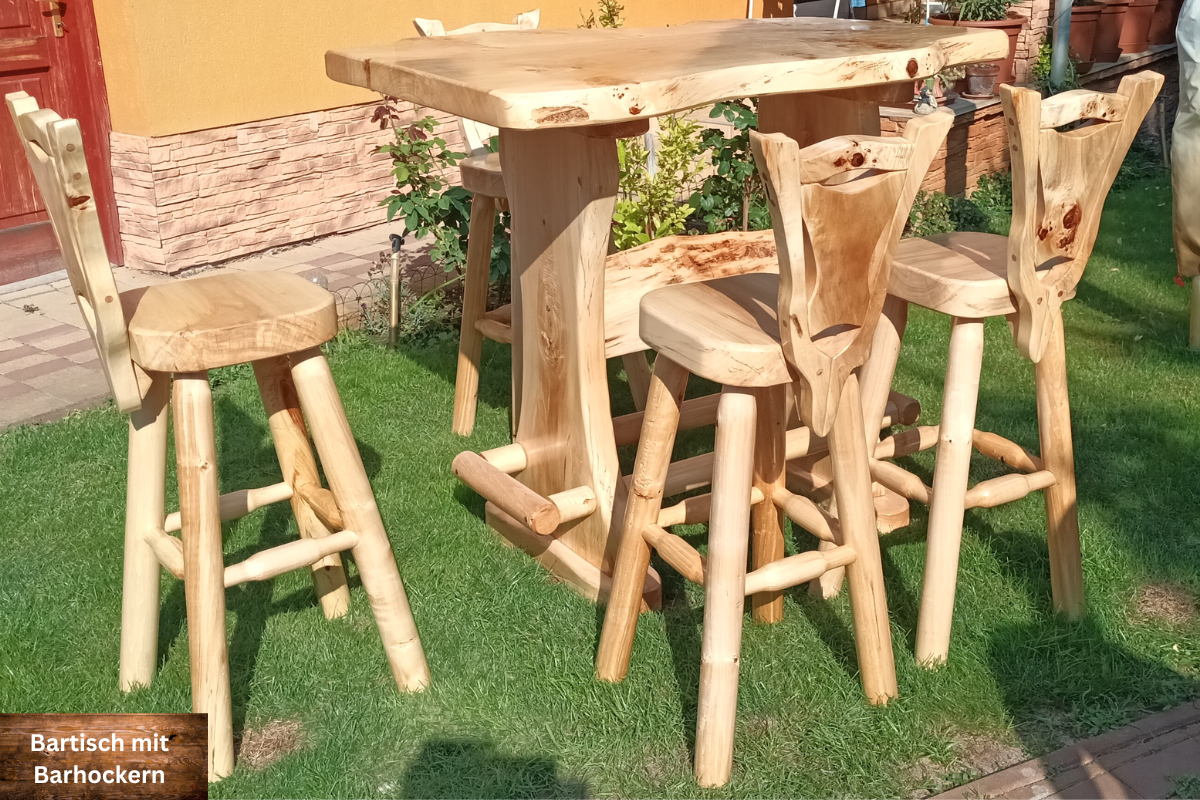 Rustikaler Bartisch mit Barhockern im Garten, Massivholz, Elegant für drinnen und draußen
