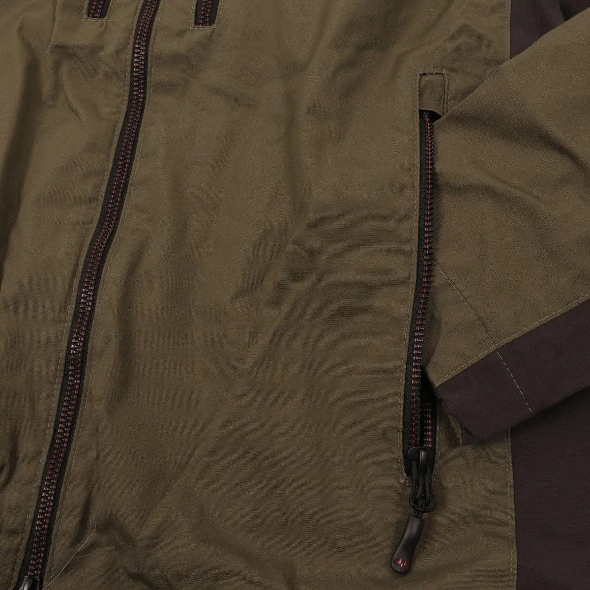 Es handelt sich hier um Herren Jagdjacke Lynx Antibite Hunting Green Swedteam für die Jagd.