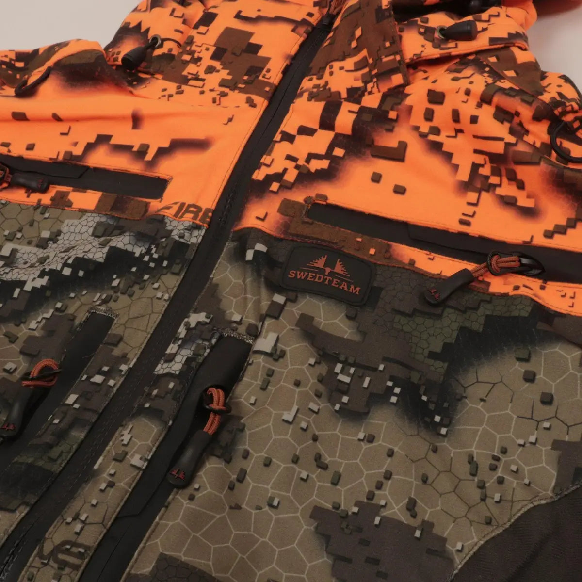 Es handelt sich hier um Herren Jagdjacke Ridge Pro 2 Desolve Fire/Veil Swedteam für die Jagd.