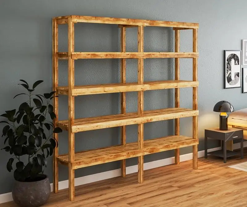 Es handelt sich hier um In- und Outdoor Holzregal für Haus und Garten.