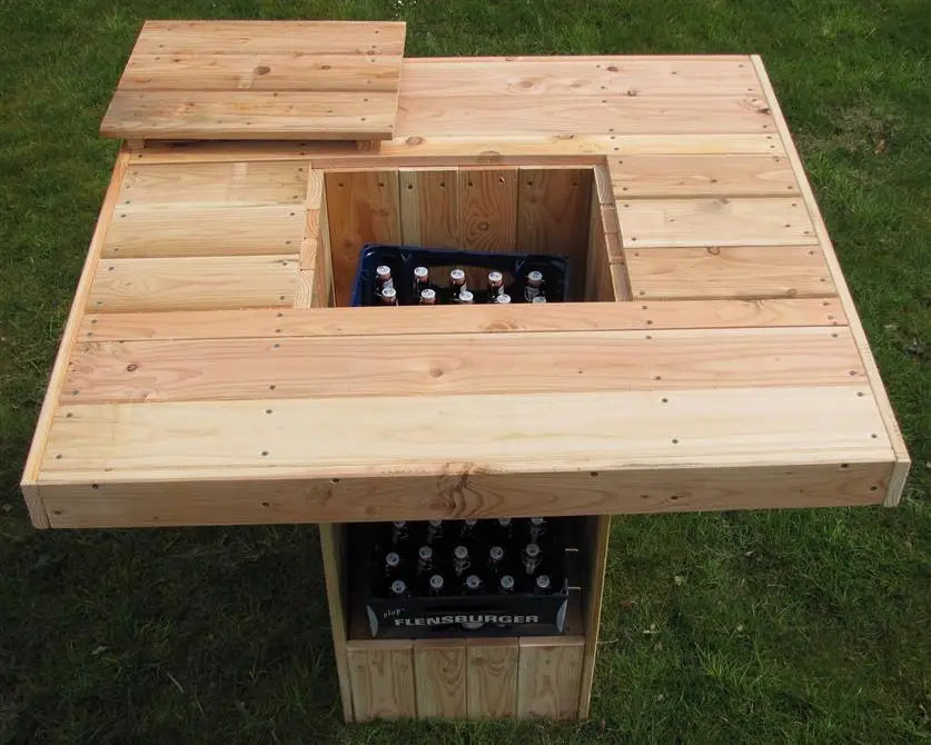 Es handelt sich hier um rustikalen Stehtisch für 8-12 Personen und 2 Getränkekisten für Haus und Garten.