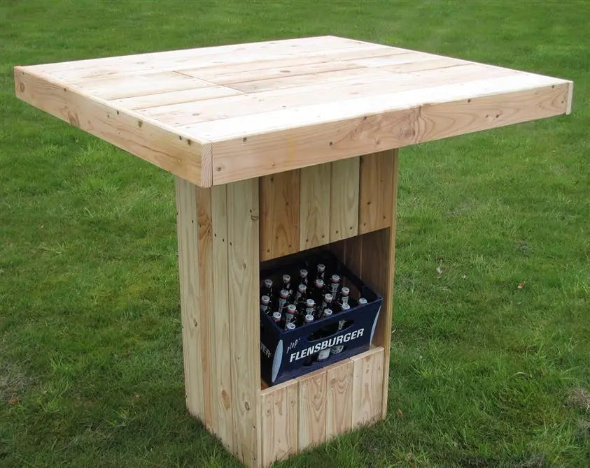 Es handelt sich hier um rustikalen Stehtisch für 8-12 Personen und 2 Getränkekisten für Haus und Garten.