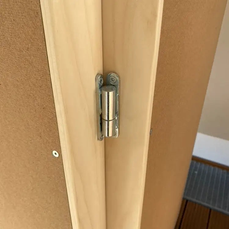 Türscharniere des Orgon-Akkumulators