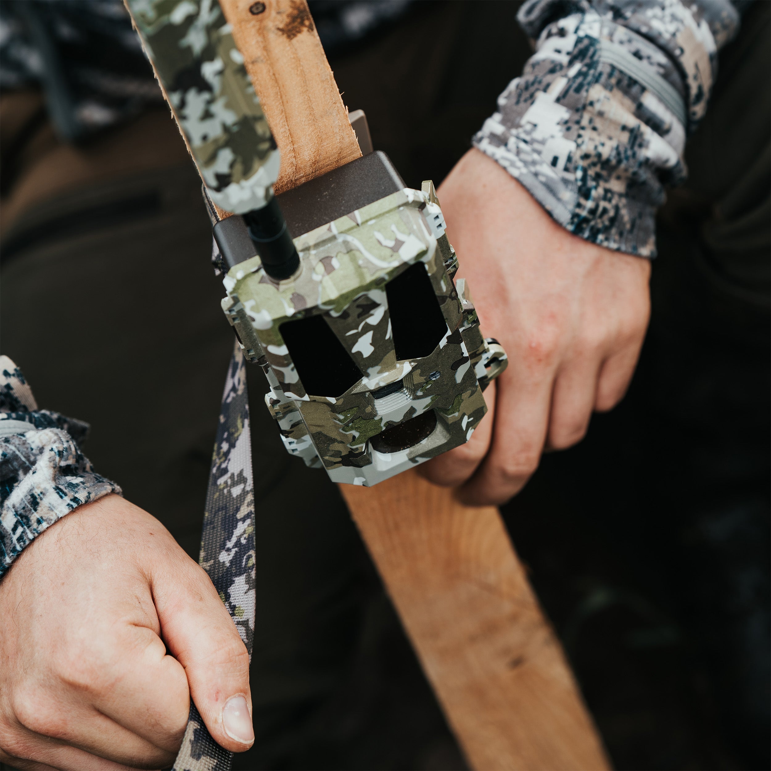 Hunter 4G Mini LTE-SIM-Wildkamera von Modernhunter für die Jagd.