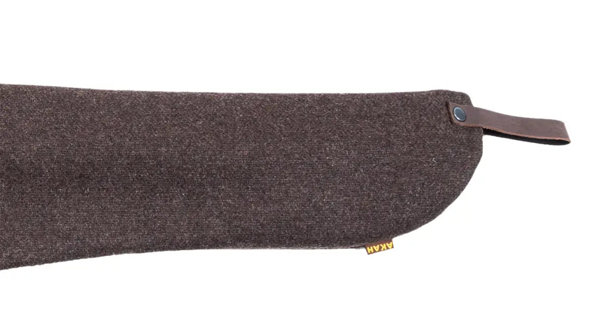 Es handelt sich hier um AKAH Pirschfutteral Loden für die Jagd.