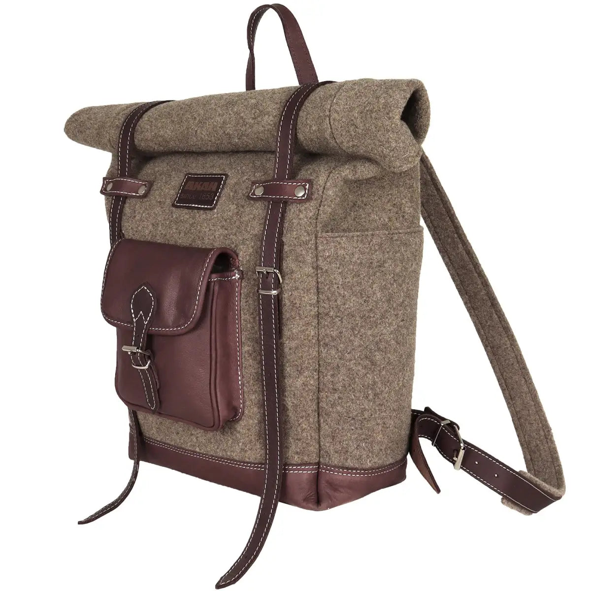 Es handelt sich hier um AKAH Rolltop-Rucksack aus Wollfilz und Olivenleder für die Jagd.