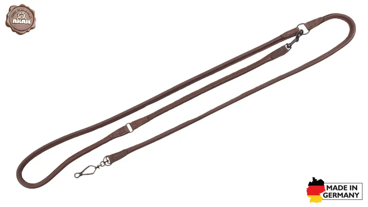 Es handelt sich hier um AKAH Umhängeleine aus Elchleder für die Jagd.