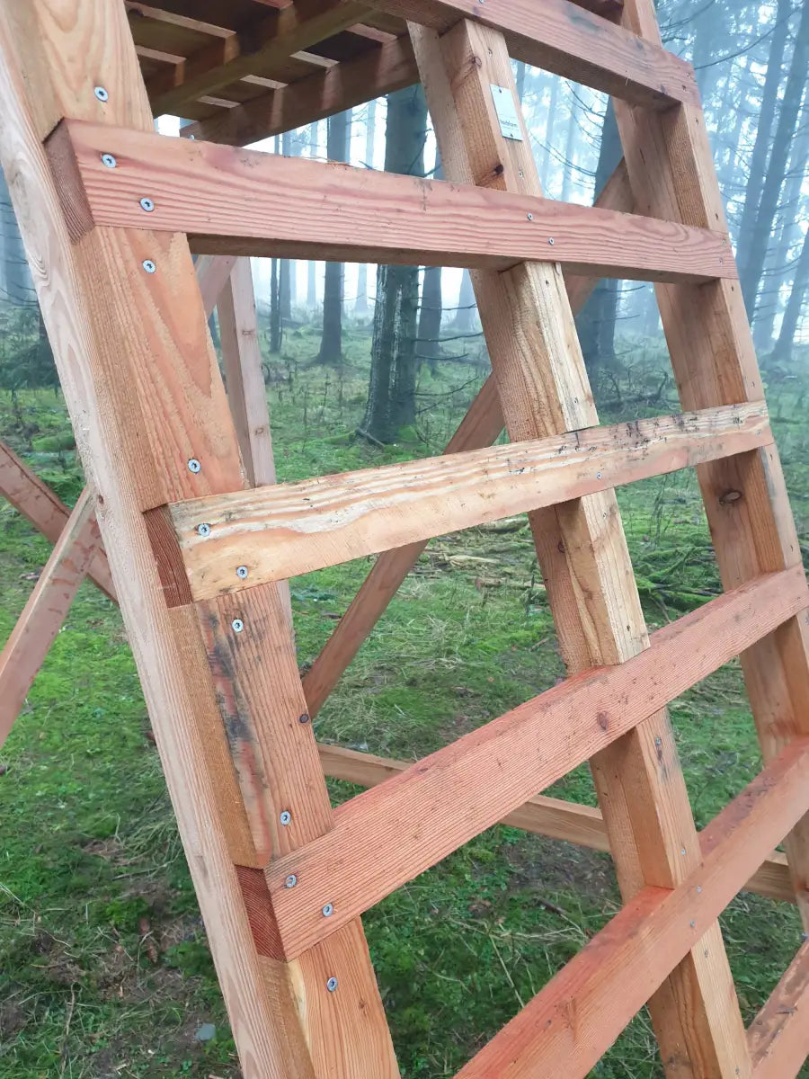 Drückjagdbock 4,00 Meter Lärche für die Jagd.