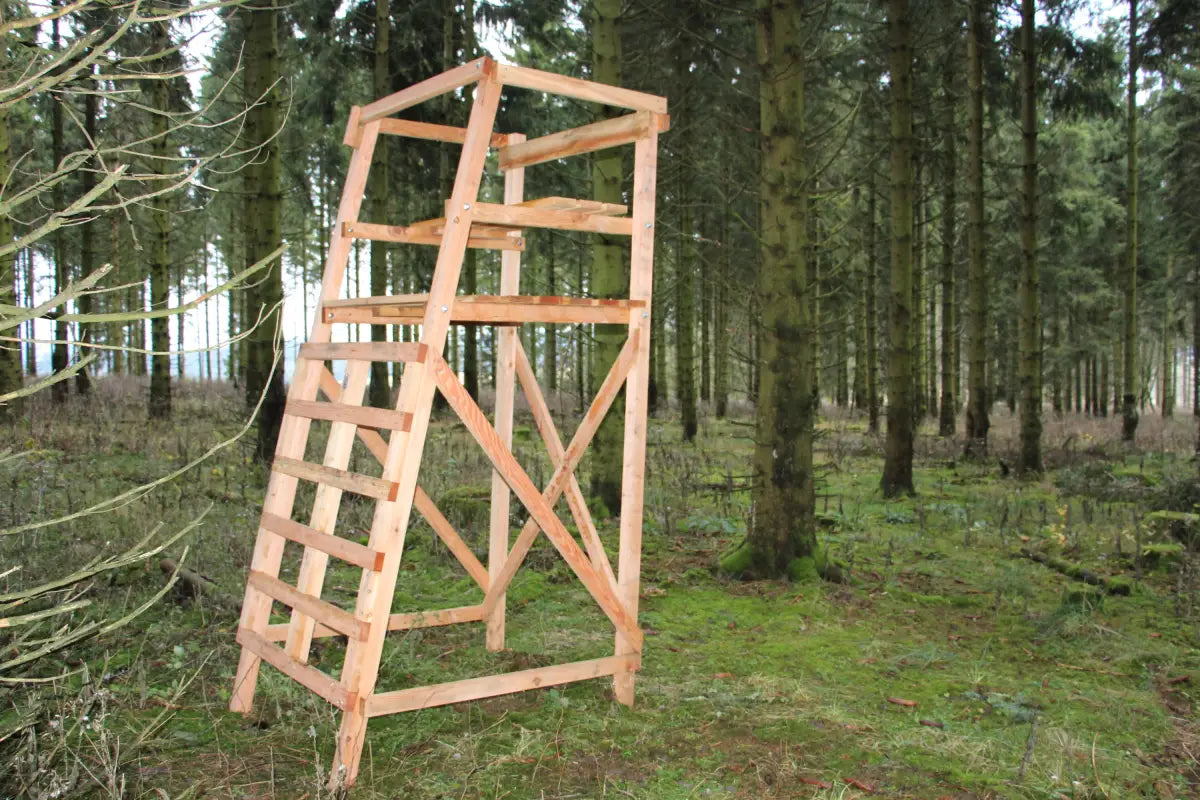 Drückjagdbock 4,00 Meter Lärche für die Jagd.