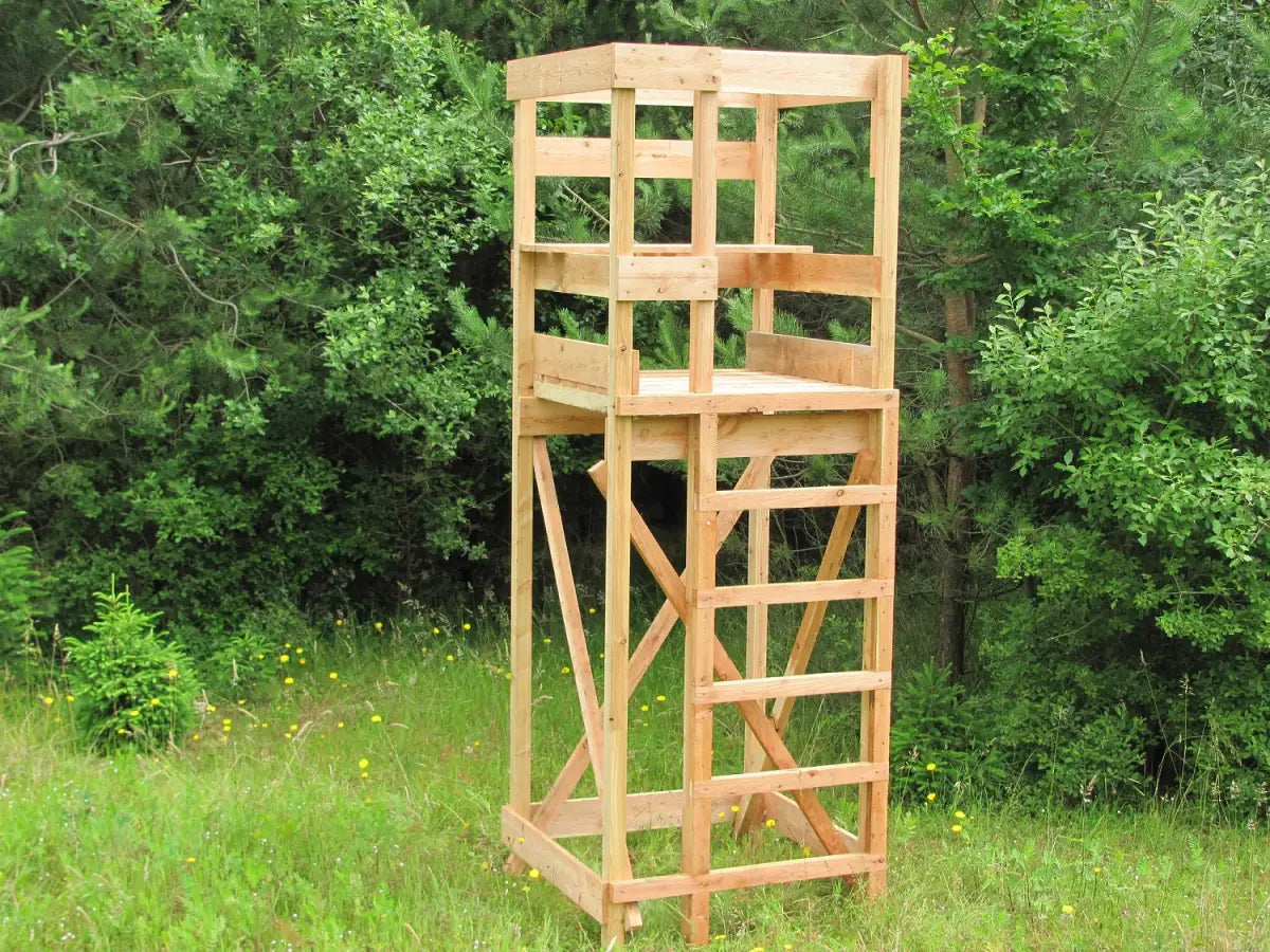 Es handelt sich hier um Drückjagdbock DB 300 cm Höhe, Blattstand Drückjagdleiter für die Jagd.