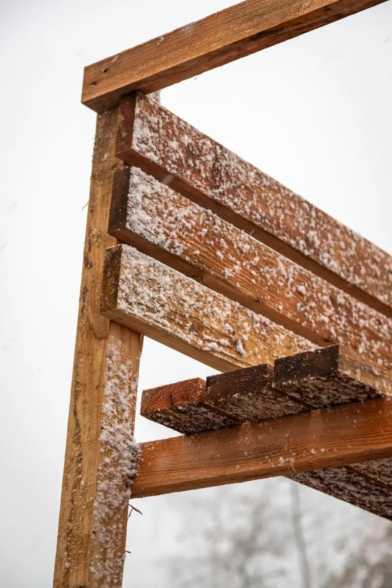 Drückjagdbock OUTLANDER - 4,00 m aus Lärche - Drückjagdböcke