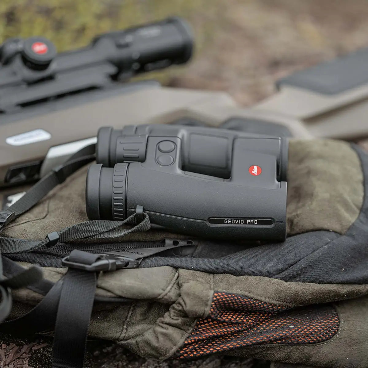 Es handelt sich hier um Fernglas LEICA Geovid Pro 8x32 mit Entfernungsmesser für die Jagd.