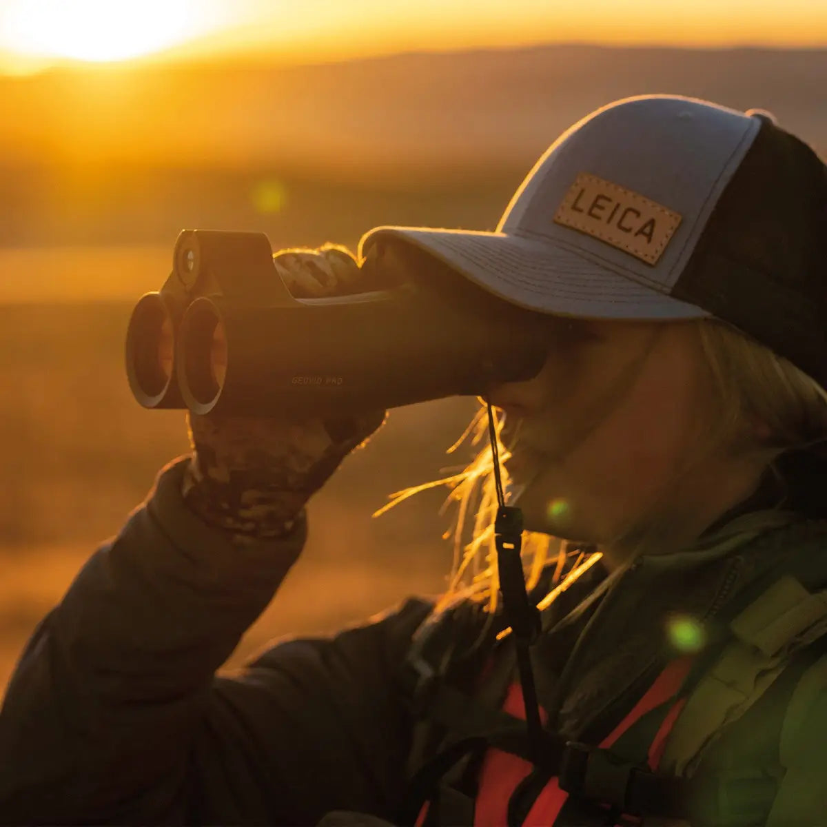 Es handelt sich hier um Fernglas LEICA Geovid Pro 8x42 Entfernungsmesser für die Jagd.