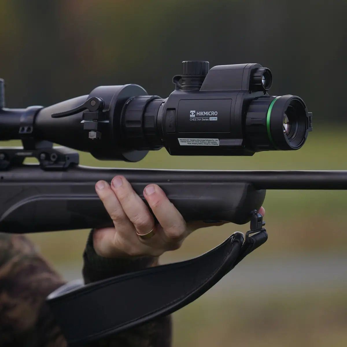 Es handelt sich hier um HIKMICRO Cheetah C32 Clip-On für die Jagd.