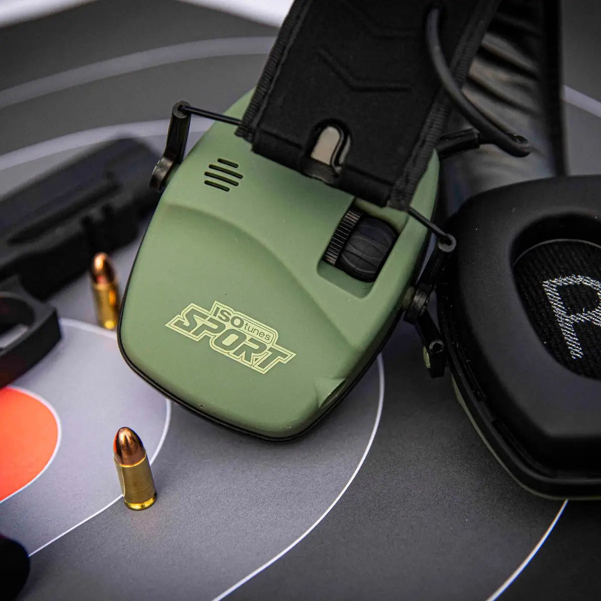 Es handelt sich hier um ISOtunes Sport Defy Slim Gehörschutz für die Jagd.