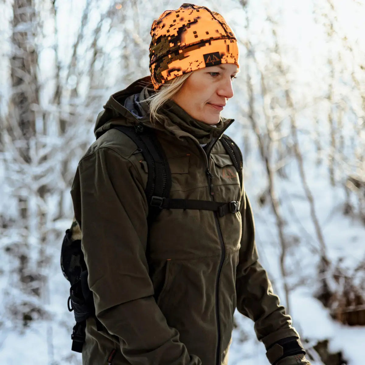 Es handelt sich hier um Jagdjacke Alpha Pro 3-L Forest Green Swedteam für die Jagd.