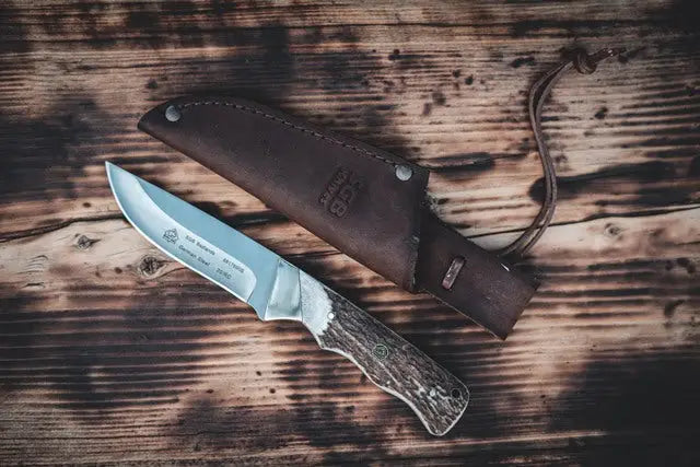 Es handelt sich hier um PUMA SGB badlands, Hirschhorn, Jagdmesser für die Jagd.