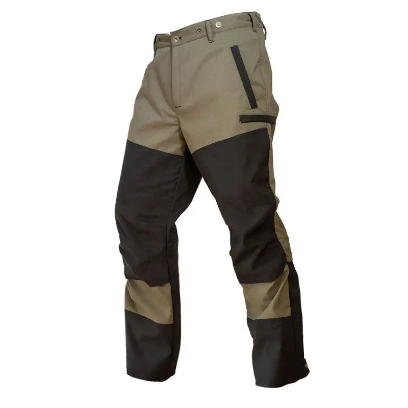 Es handelt sich hier um Kruedener Herren Keilerschutzhose Oliv für die Jagd.
