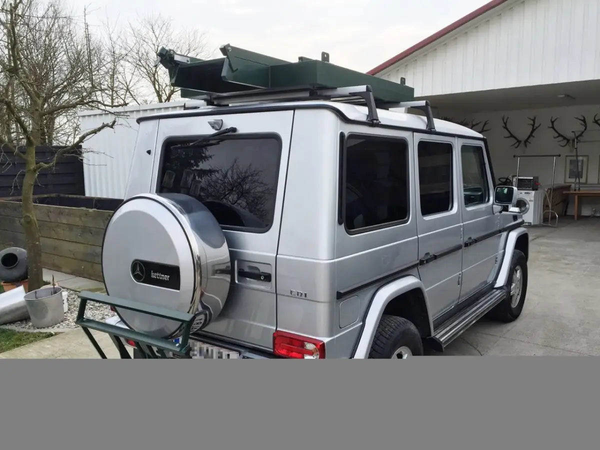 Es handelt sich hier um Mobile Jagdkanzel Betker für die Jagd.