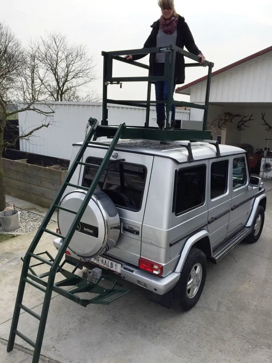 Es handelt sich hier um Mobile Jagdkanzel Betkerfür die Jagd.