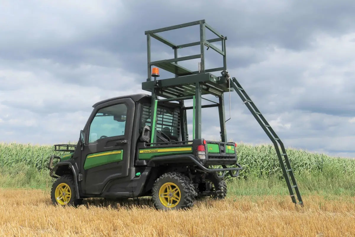 Es handelt sich hier um Mobile Jagdkanzel Betker für die Jagd.