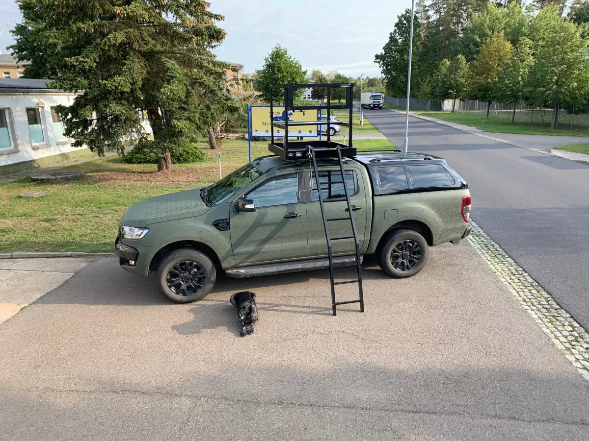 Es handelt sich hier um Mobile Jagdkanzel Betkerfür die Jagd.