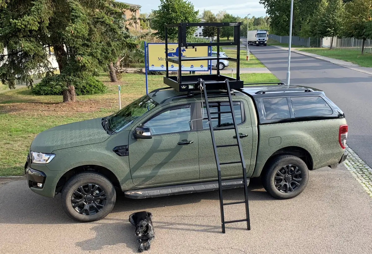 Es handelt sich hier um Mobile Jagdkanzel Betkerfür die Jagd.