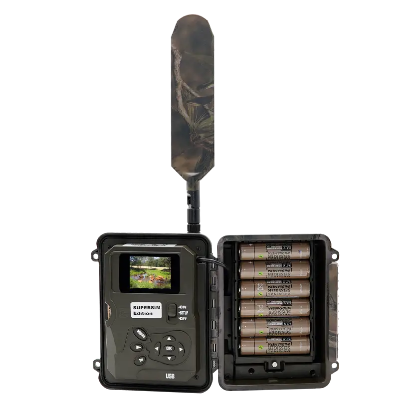 Es handelt sich hier um SEISSIGER Special-Cam LTE “Weißblitz” - SUPERSIM-Edition Wildkamera für die Jagd.