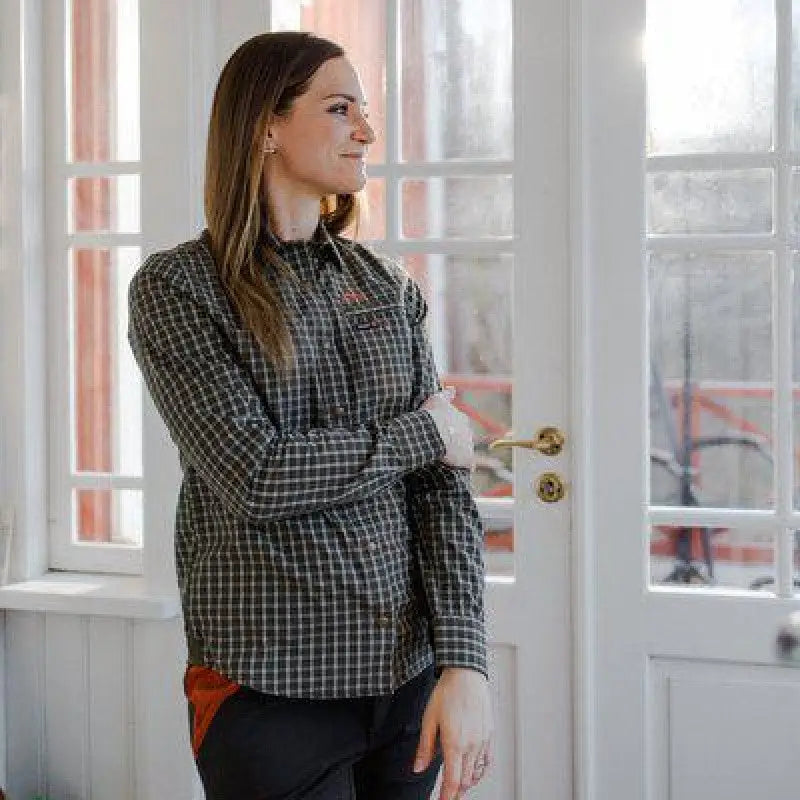 Es handelt sich hier um Damen Hemd Lynx Antibite Green Swedteam für die Jagd.