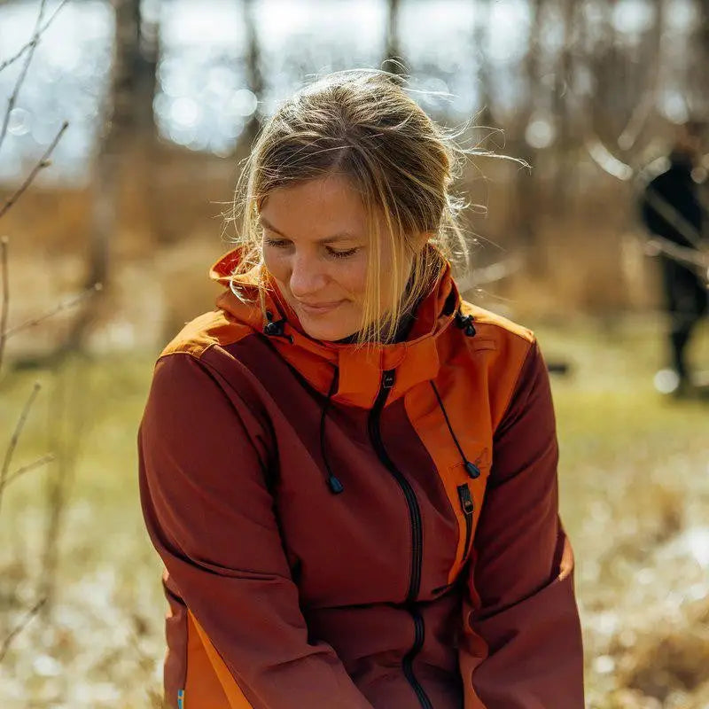 Es handelt sich hier um Damen Jagdjacke Lynx Antibite Dark Orange Swedteam für die Jagd.