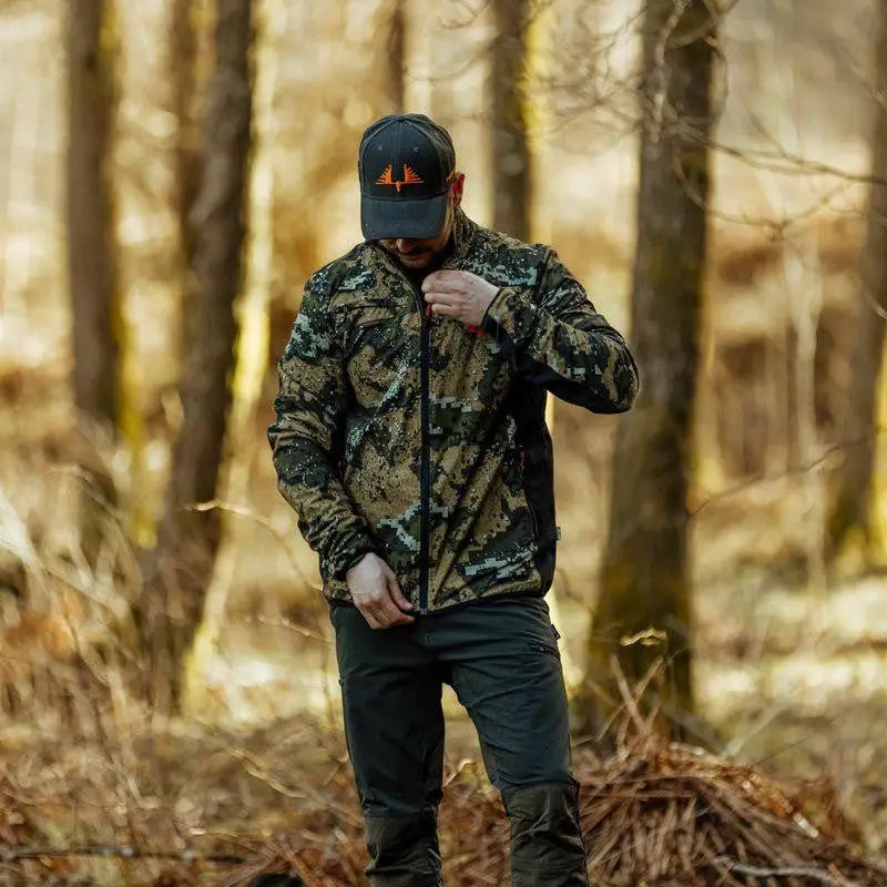 Es handelt sich hier um Herren Jagdjacke Ridge Pro Reversible RE-ECO Desolve Veil Swedteam für die Jagd.