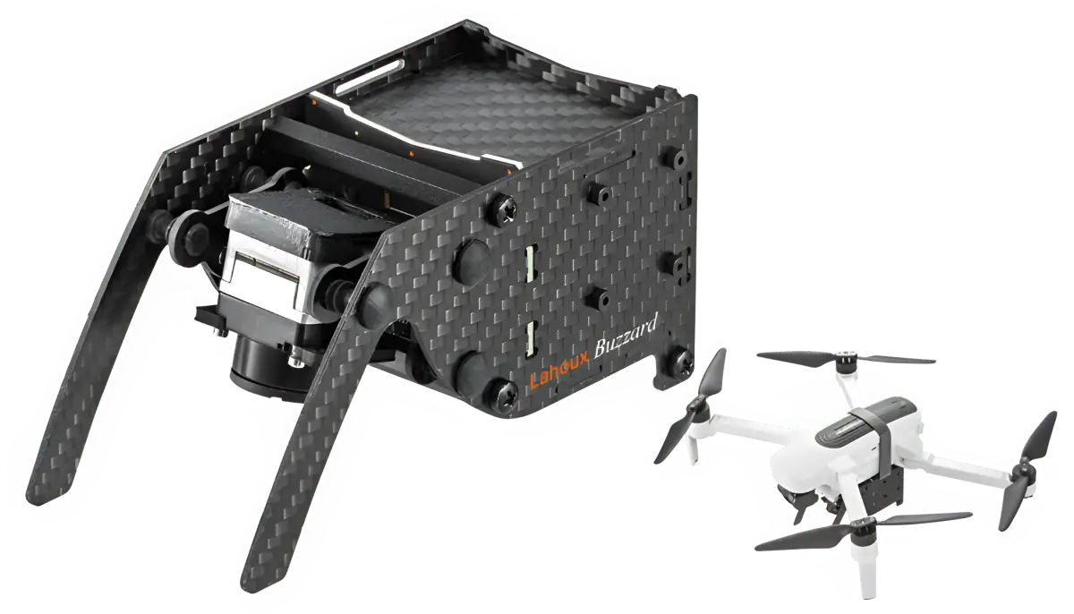 Es handelt sich hier um Lahoux Buzzard Drohne für die Jagd.