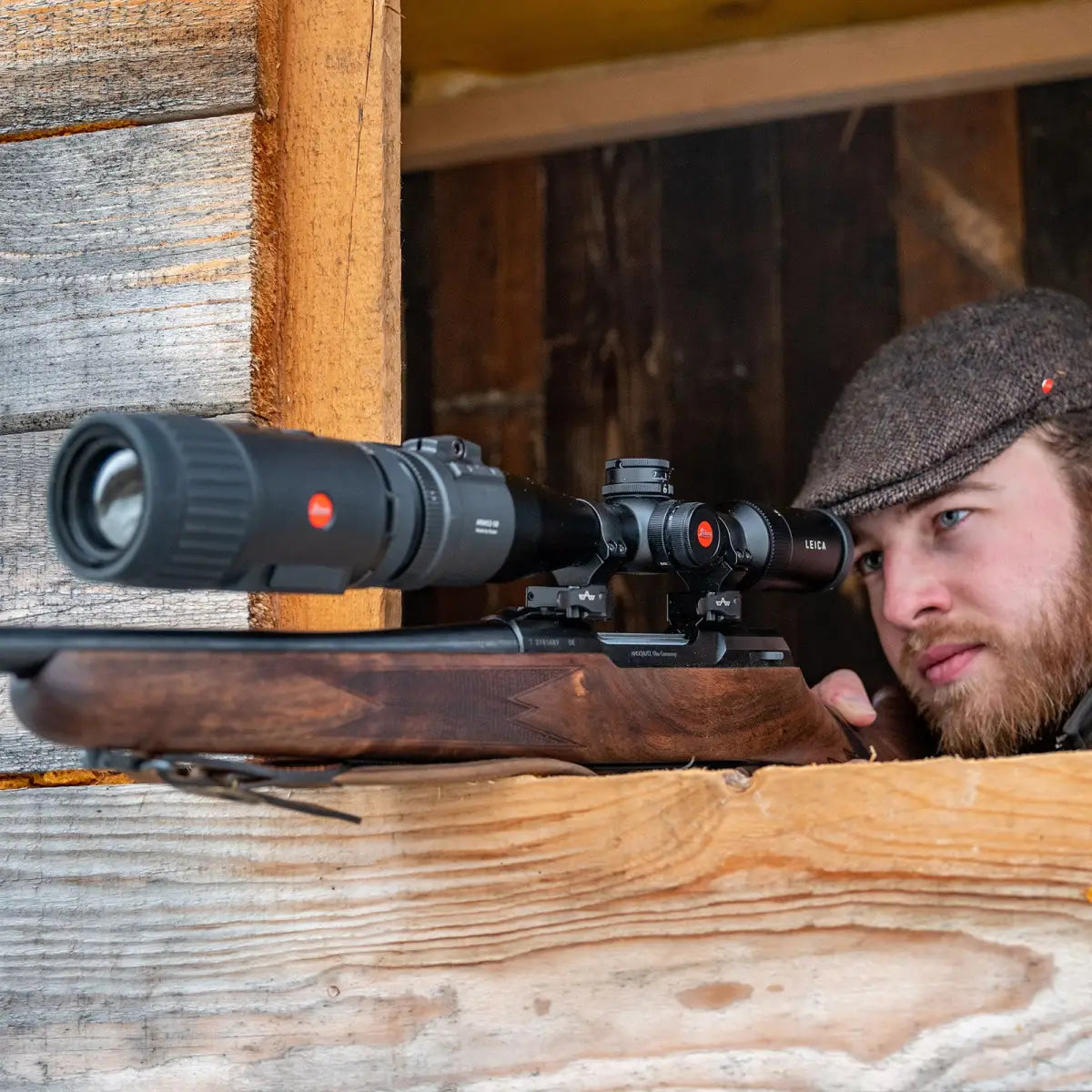 Es handelt sich hier um LEICA Calonox Sight SE Wärmebildkamera für die Jagd.
