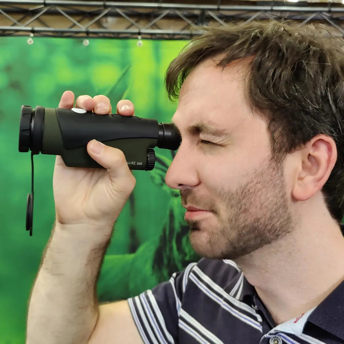 Es handelt sich hier um Lahoux Spotter NL 650 Wärmebildkamera für die Jagd.