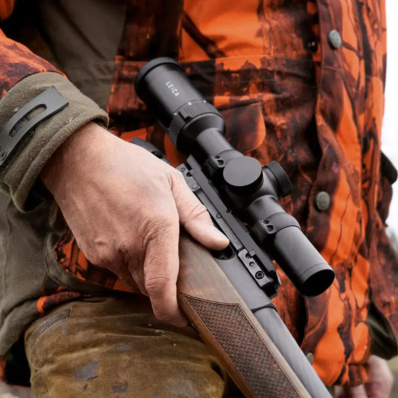 Es handelt sich hier um Zielfernrohr LEICA Fortis 6 1-6x24i mit Schiene für die Jagd.