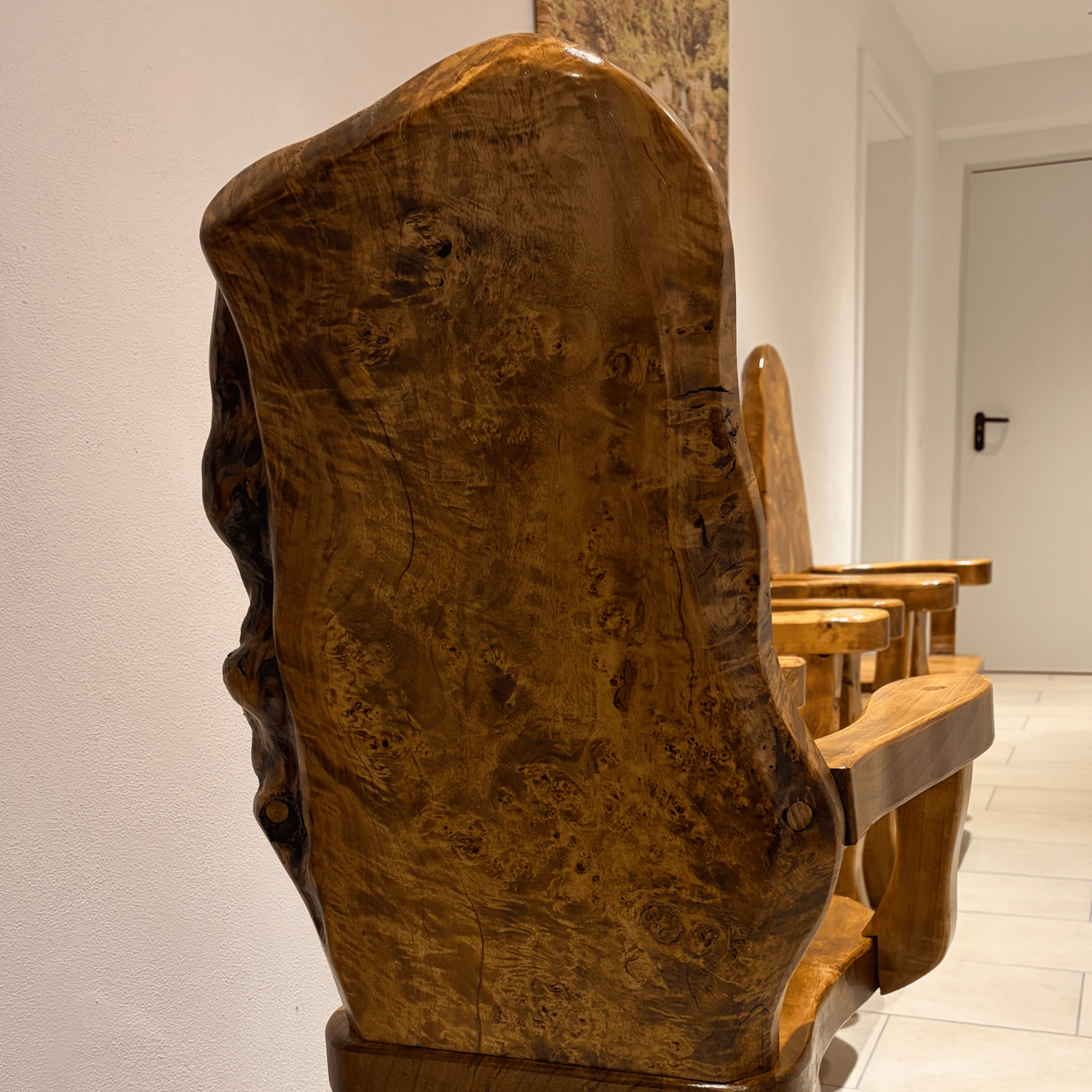 jede Rückenlehne ist ein Hingucker ... Natürlichkeit und Eleganz in einem rustikalen Stuhl vereint.