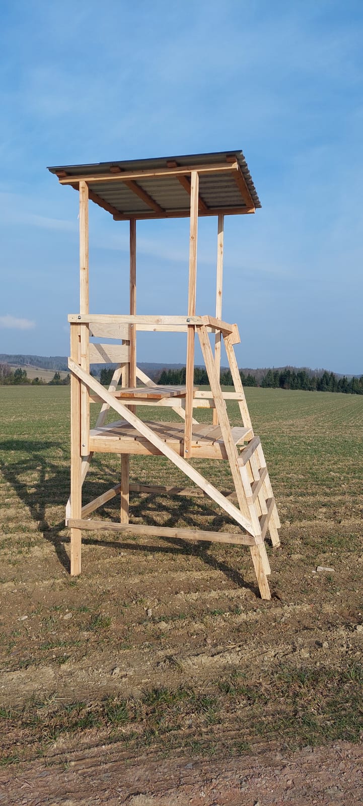 Drückjagdbock OUTLANDER mit Dach - 2,00 m aus Lärche - Detailansicht