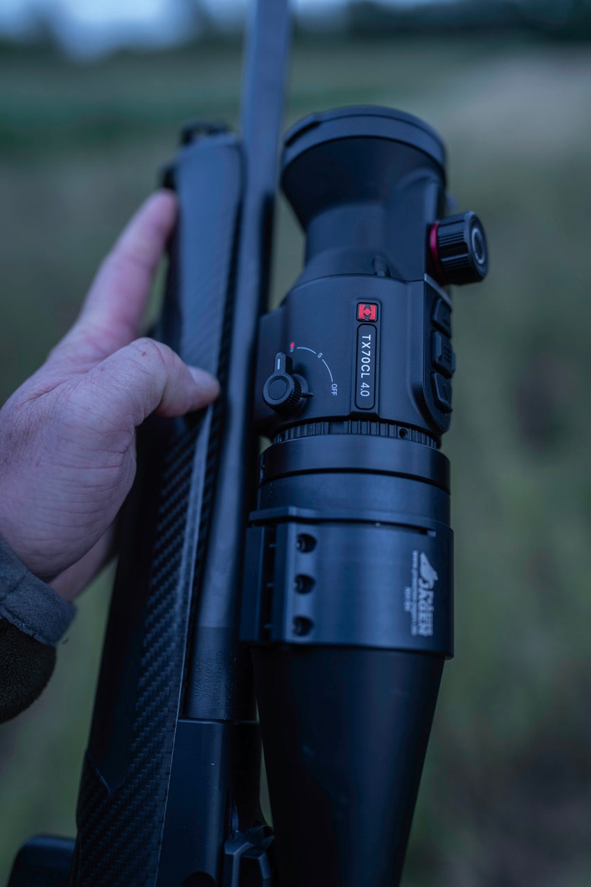 HIKMICRO Thunder TX70CL – Waermebild Vorsatzgeraet montiert auf Zielfernrohr
