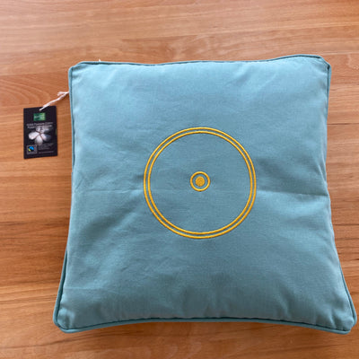 Orgon Kissen grün mit energetischem Schutz (Sonnensymbol) - Fairtrade.net