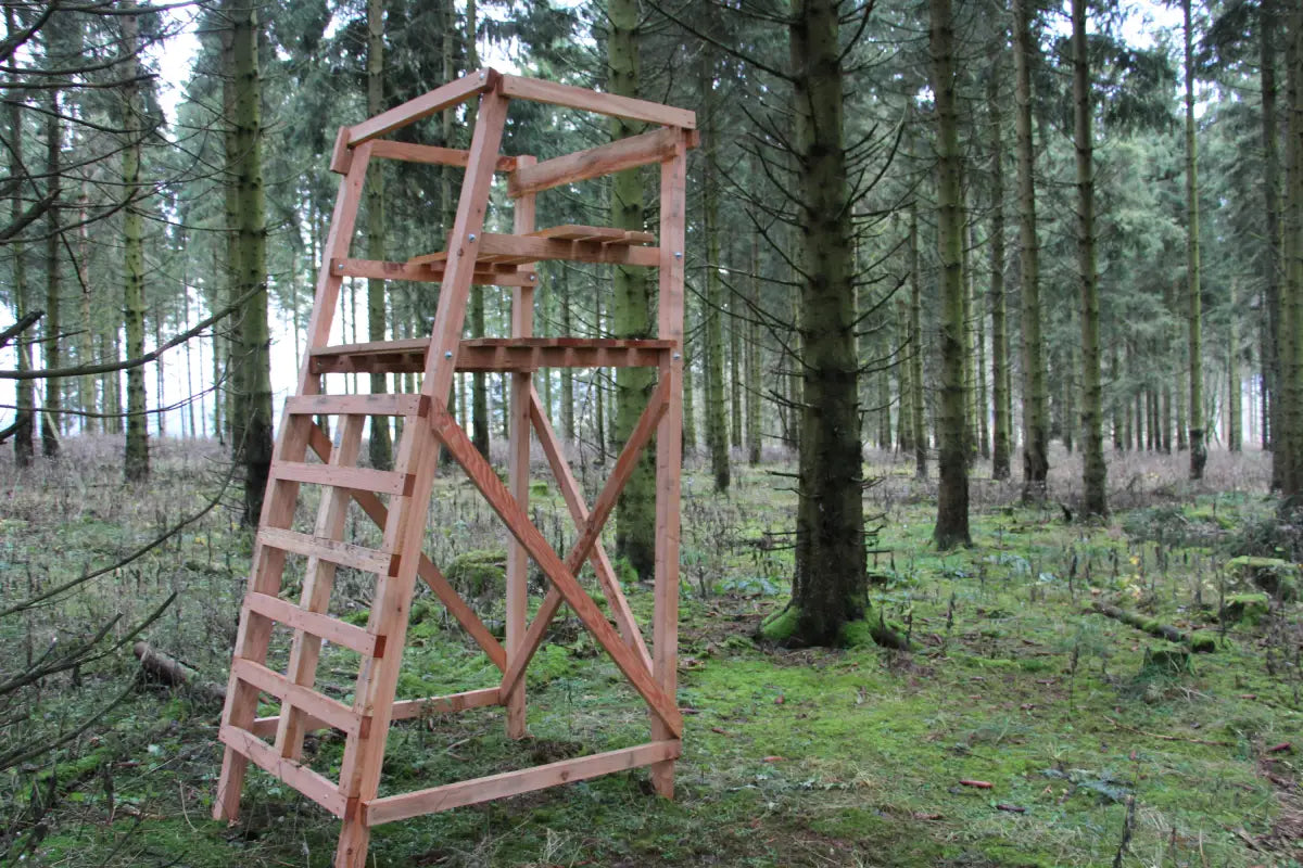 Es handelt sich hier um Drückjagdbock 3,00 m hoch KDI für die Jagd.