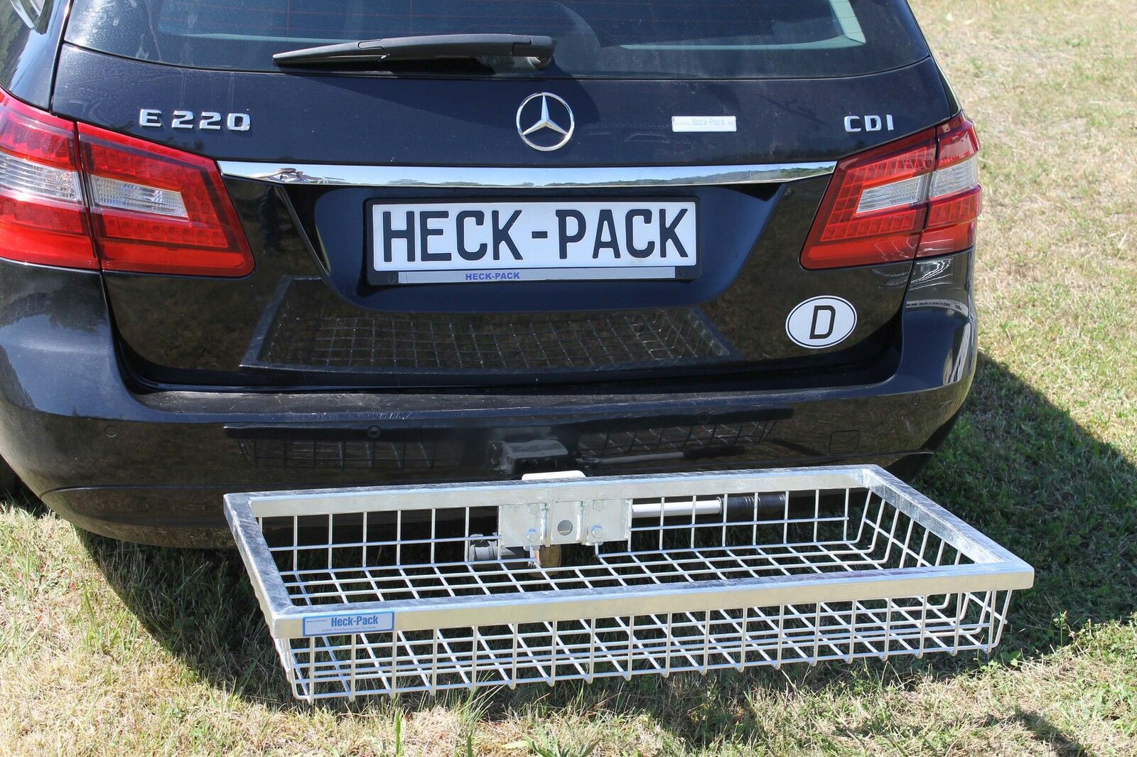 Es handelt sich hier um den Heck-Pack Hecktransporter Optimal 1000 x 500 x 125 mm für die Jagd.