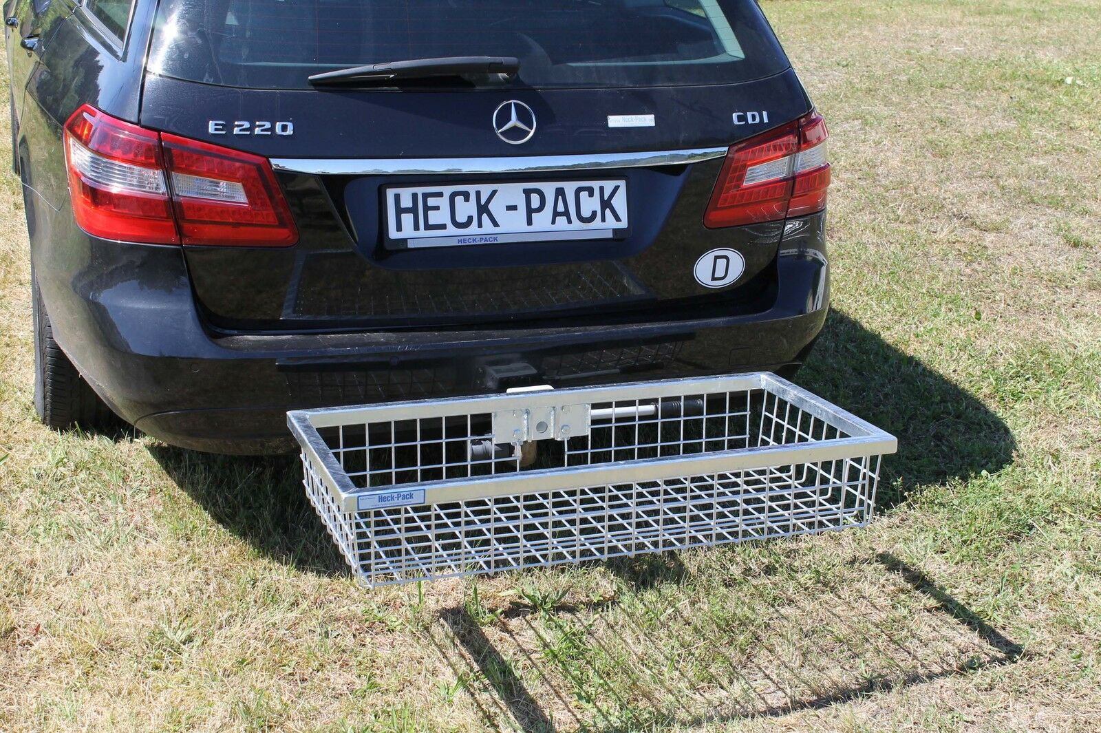 Es handelt sich hier um den Heck-Pack Hecktransporter Optimal 1200 x 500 x 175 mm für die Jagd.