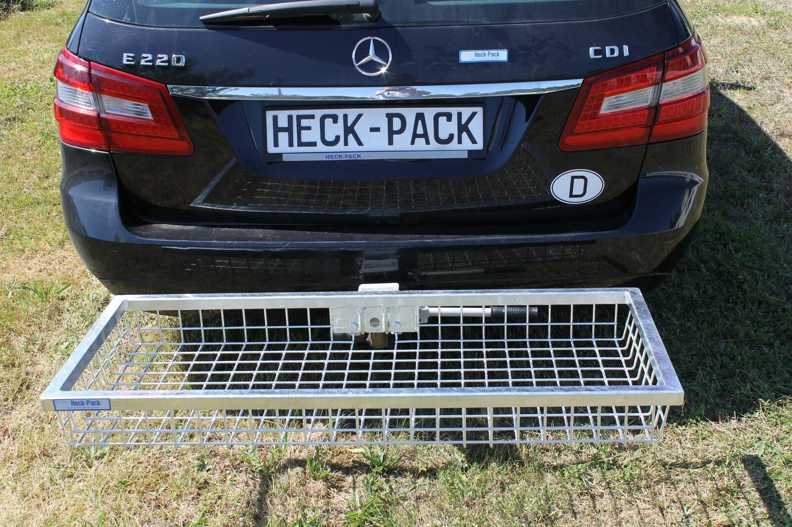 Es handelt sich hier um den Heck-Pack Hecktransporter Optimal 1200 x 500 x 125 mm für die Jagd.