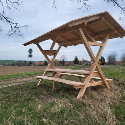 Sitzraufe (Überdachte Sitzgruppe) für 10 Personen für den Garten (Holzart Lärche - sehr massiv und stabil gebaut)